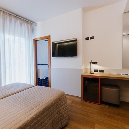 Hotel La Serena 비비오네 외부 사진