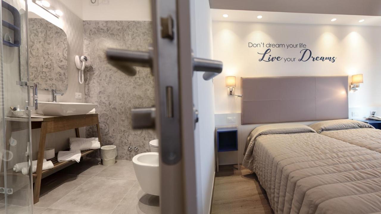 Hotel La Serena 비비오네 외부 사진