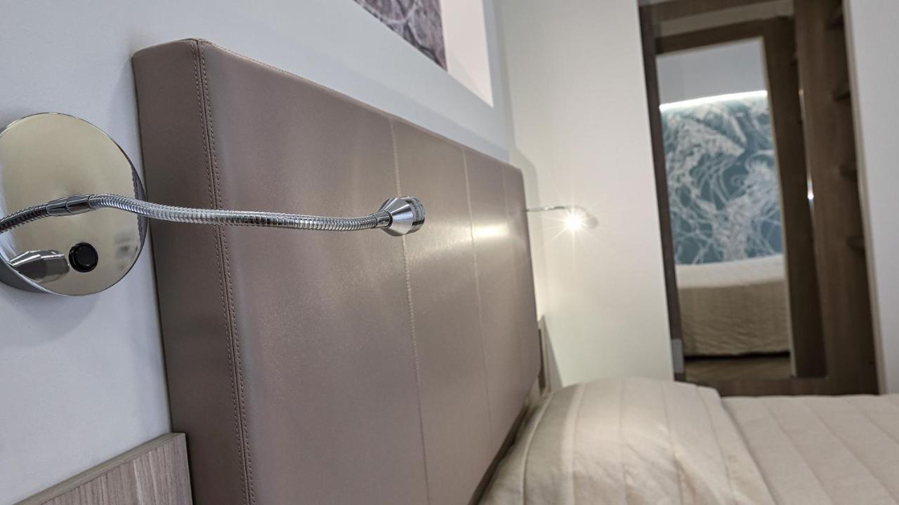 Hotel La Serena 비비오네 외부 사진