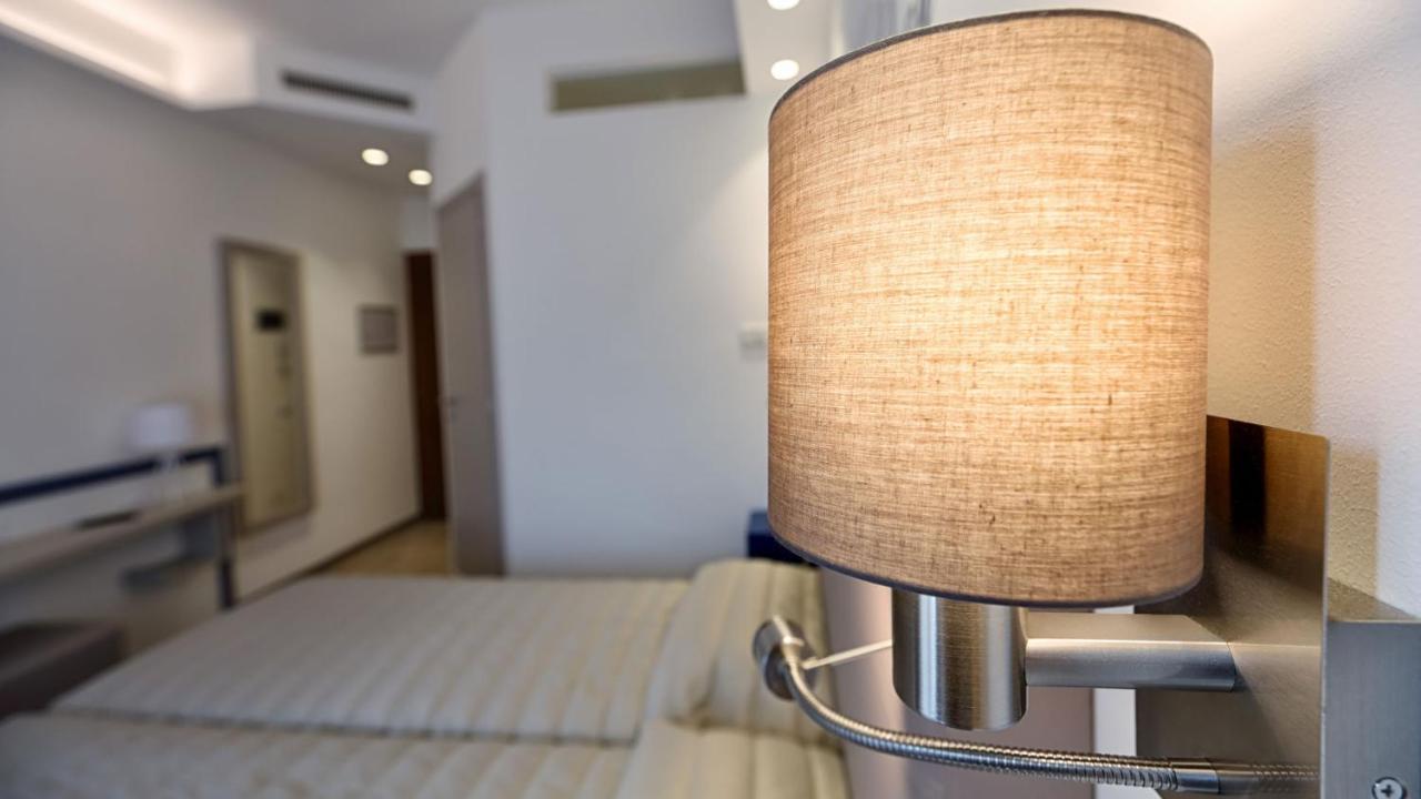 Hotel La Serena 비비오네 외부 사진