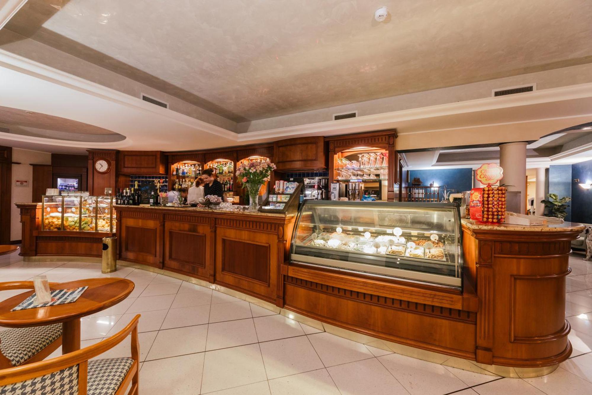 Hotel La Serena 비비오네 외부 사진