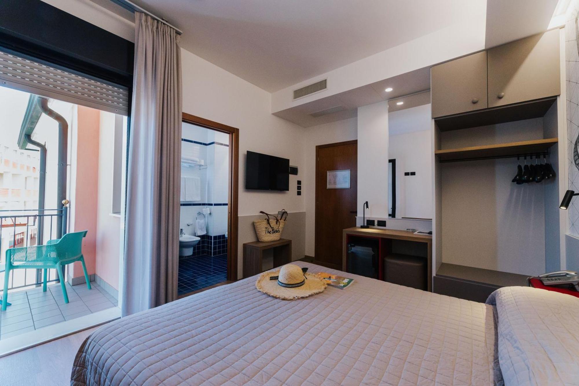 Hotel La Serena 비비오네 외부 사진