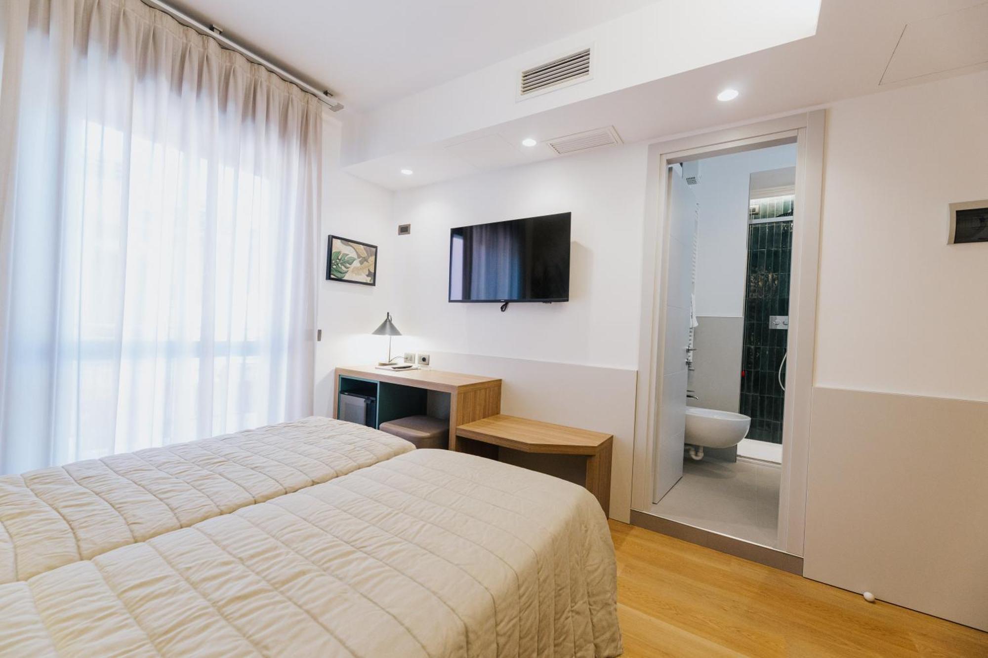 Hotel La Serena 비비오네 외부 사진